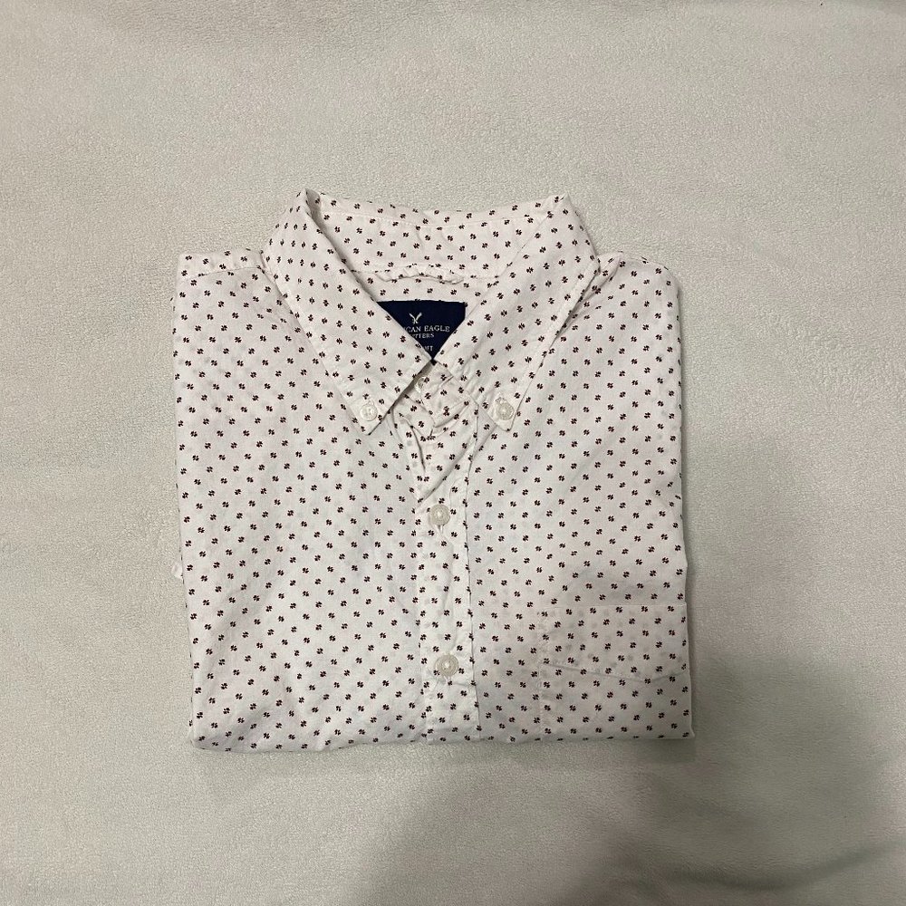 American Eagle Medium Seriously Soft White & Maroon Patterned Button Down Shirt